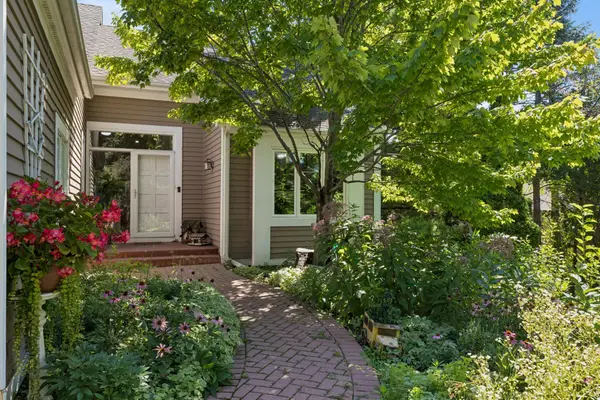 3705 Oakton Ridge, Hopkins, MN 55305