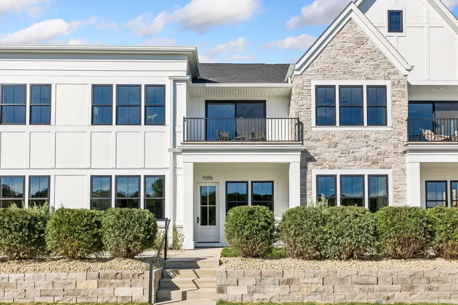 9206 Avienda Way, Chanhassen, MN 55317 - #2