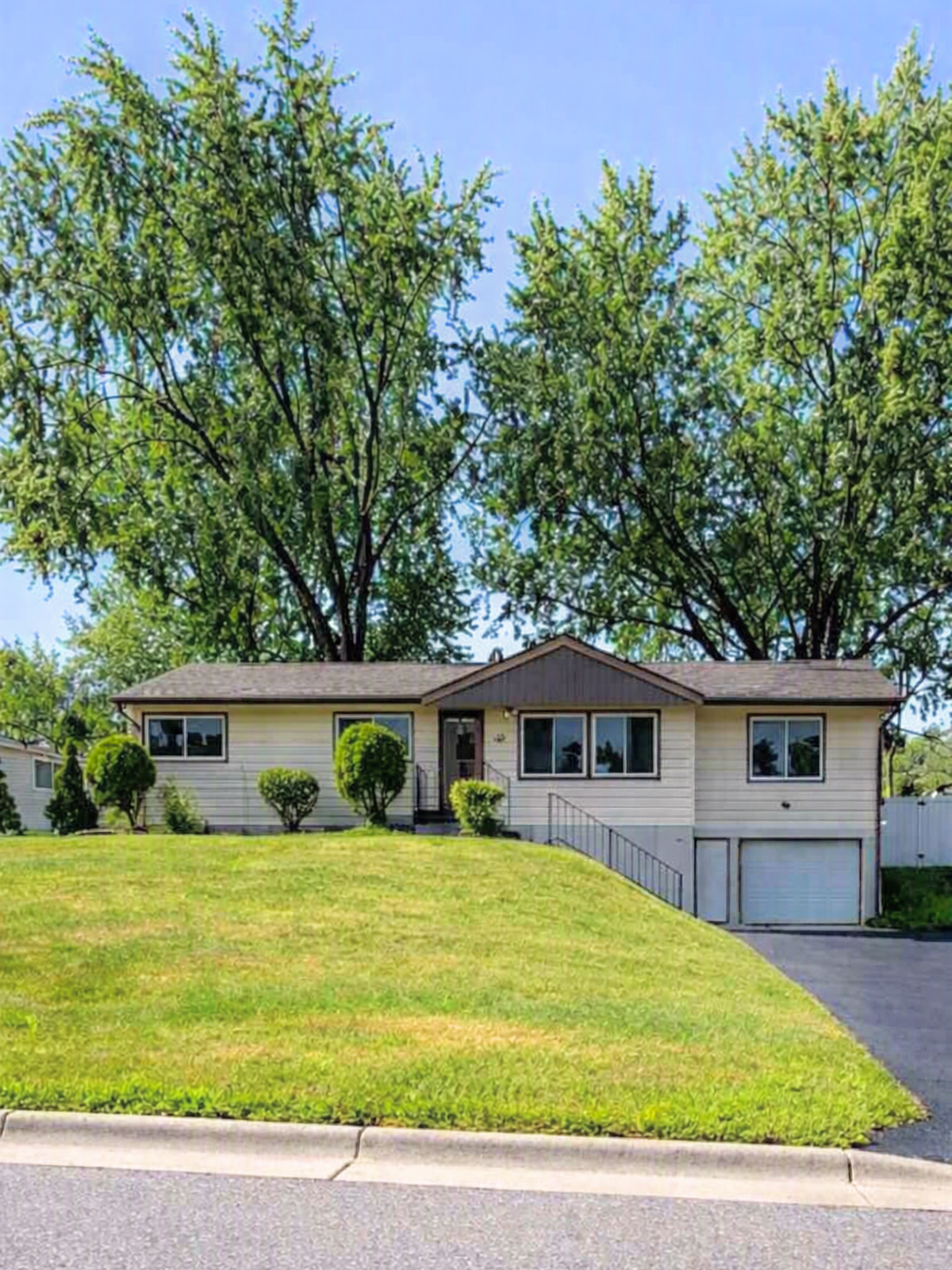 262 Demar Avenue, Shoreview, MN 55126 - #1