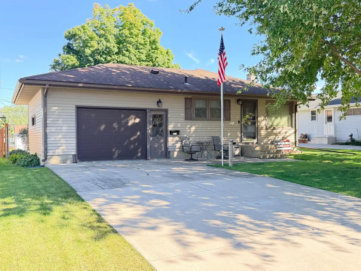 514 4th Avenue Se, Stewartville, MN 55976 - #1