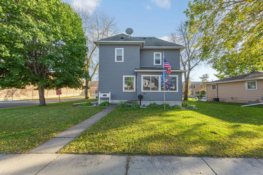 212 Boulevard Avenue Ne, Montgomery, MN 56069 - #2