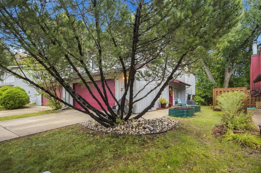 2346 Demores Drive S, Fargo, ND 58103 - #2