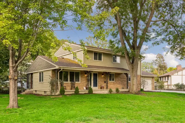 1525 Saint Croix Circle, Golden Valley, MN 55422