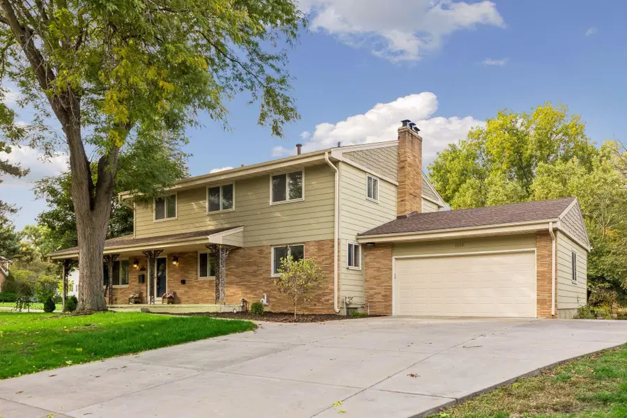 1525 Saint Croix Circle, Golden Valley, MN 55422 - #2