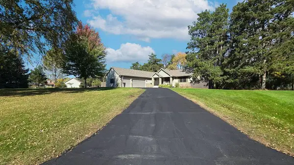 435 147th Lane Ne, Ham Lake, MN 55304