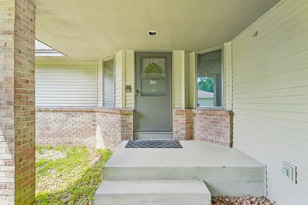 8912 Vincent Place, Bloomington, MN 55431