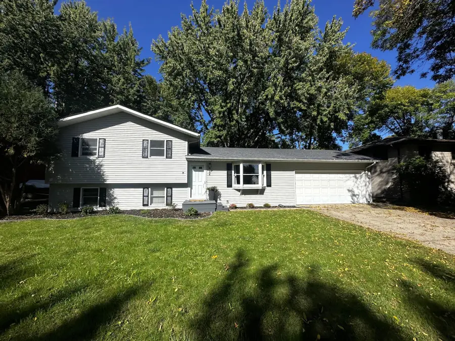104 W Thomas Avenue, Marshall, MN 56258 - #2