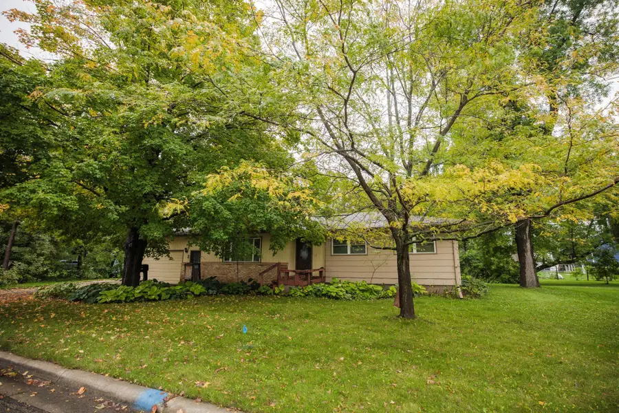315 W 10th Street, Morris, MN 56267 - #3