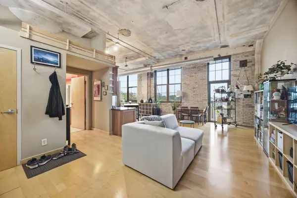 1901 E Hennepin Avenue #303, Minneapolis, MN 55413