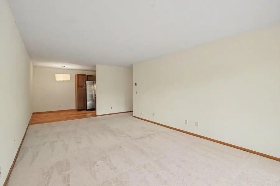 205 Barry Avenue S #207, Wayzata, MN 55391 - #3