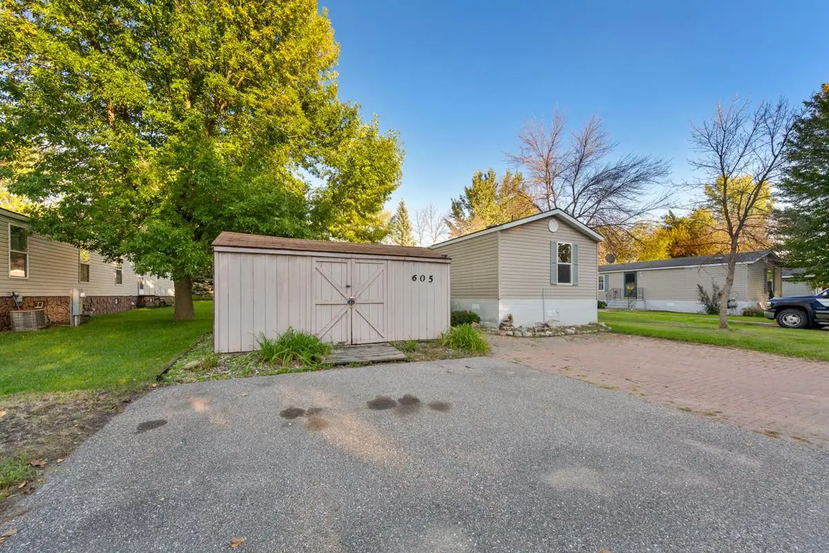 605 E Shakespeare Avenue E, Mankato, MN 56001 - #1