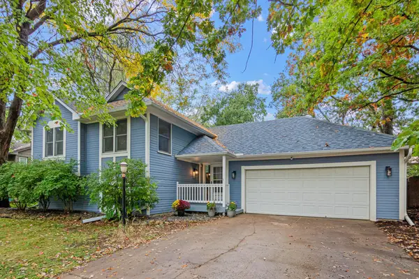 2365 Hillwood Drive E, Maplewood, MN 55119