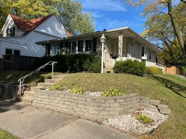 1837 Hawthorne Avenue E, Saint Paul, MN 55119 - #2