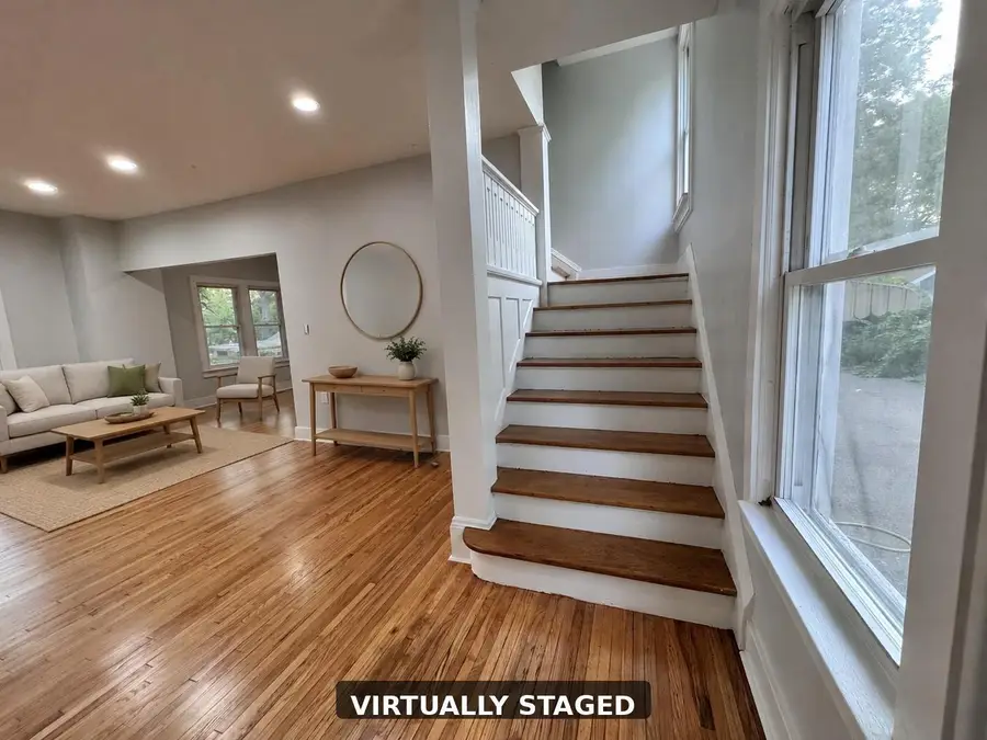 929 Barclay Street, Saint Paul, MN 55106 - #2