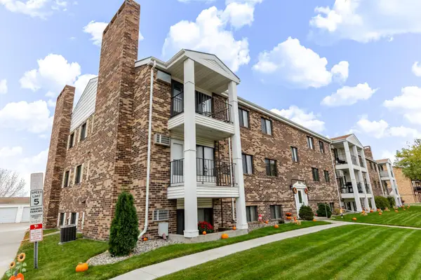 341 Prairiewood Circle S #207, Fargo, ND 58103