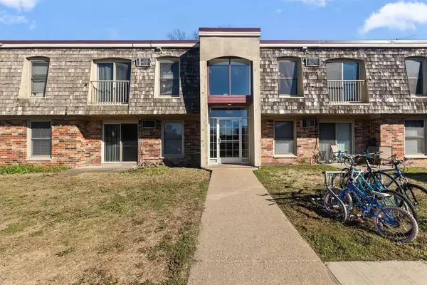 901 11th Avenue S #5, Hopkins, MN 55343
