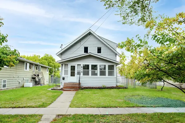 819 1st Street N, Fargo, ND 58102