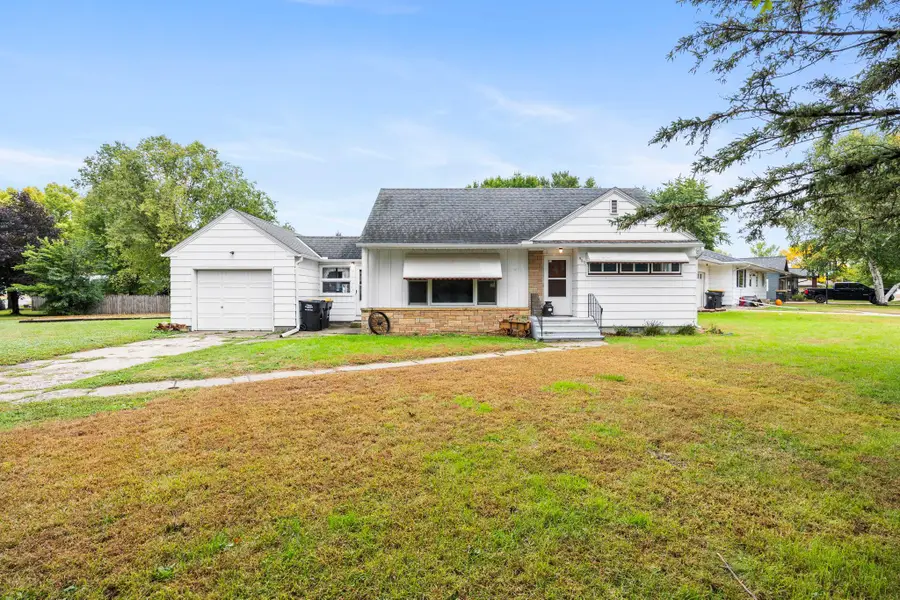 900 Park Street S, Fairfax, MN 55332 - #2