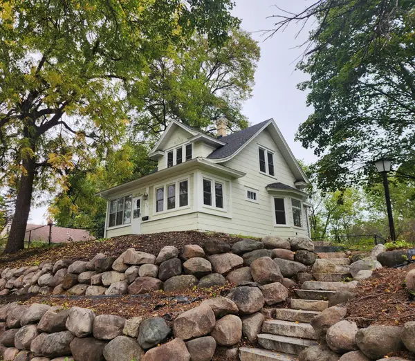 623 Iowa Avenue E, Saint Paul, MN 55130