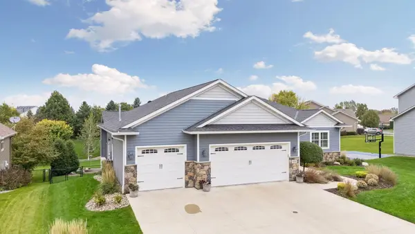 1610 Manchester Place, Waconia, MN 55387