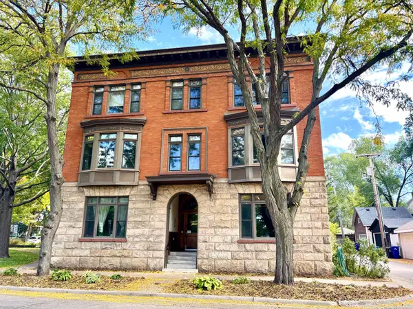 110 Saint Albans Street N #3, Saint Paul, MN 55104