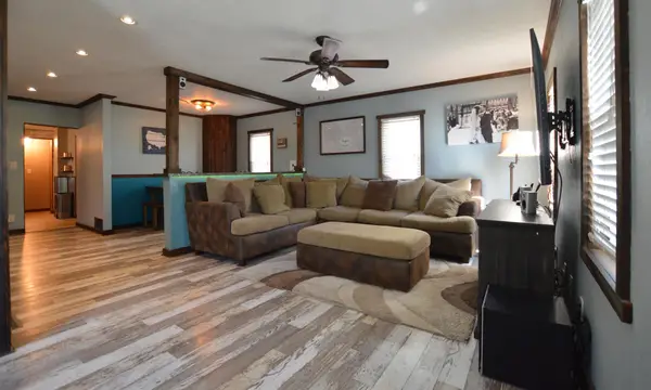 855 Cottage Avenue E, Saint Paul, MN 55106