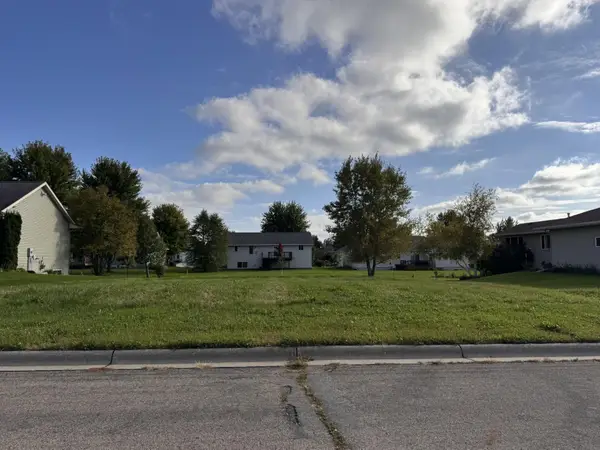 2465 Fox Hollow Lane, Owatonna, MN 55060