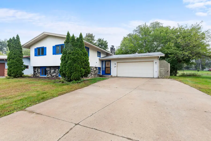 8016 Brunswick Avenue N, Brooklyn Park, MN 55443 - #3