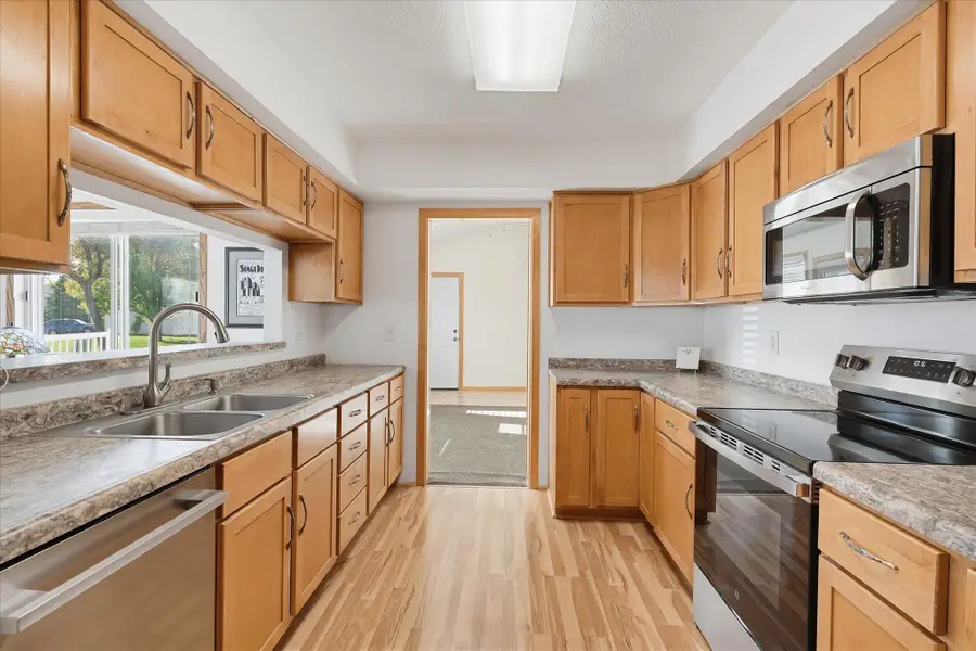 7698 157th Street W, Apple Valley, MN 55124 - #2