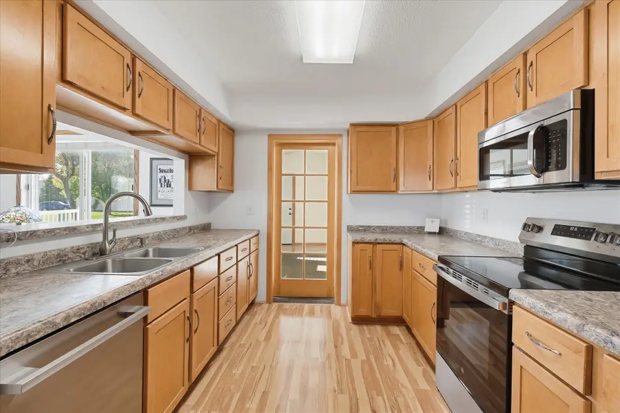 7698 157th Street W, Apple Valley, MN 55124 - #3