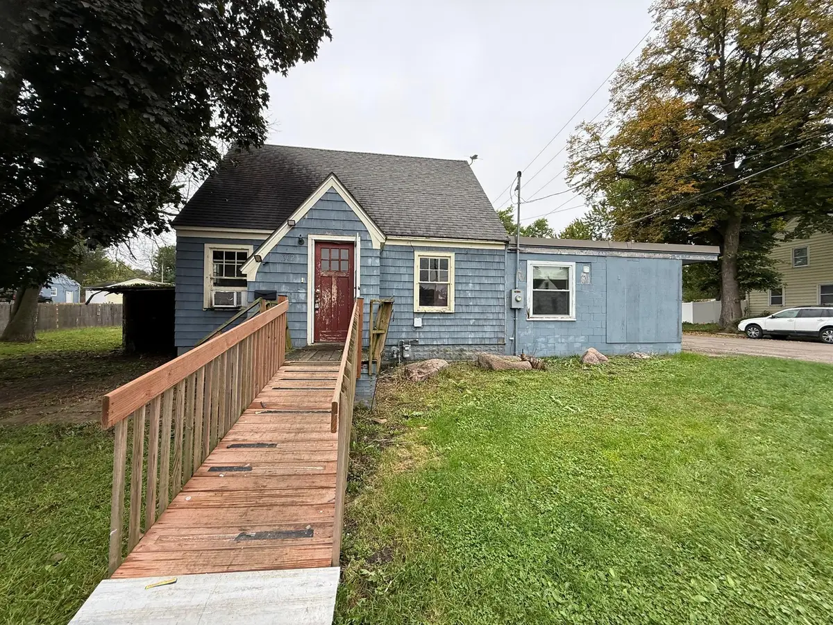 1302 Saint Joseph Avenue, Albert Lea, MN 56007 - #1