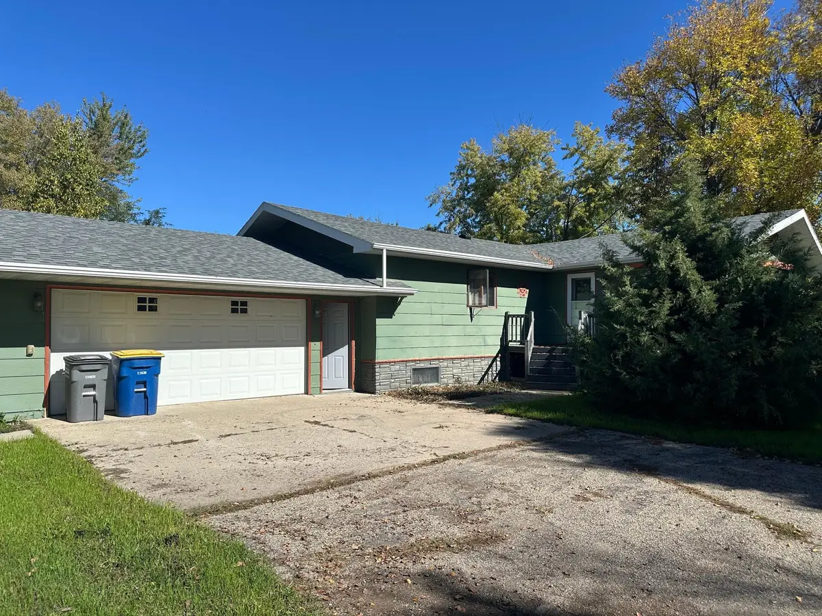 408 3rd Avenue Nw, Lamoure, ND 58458 - #1