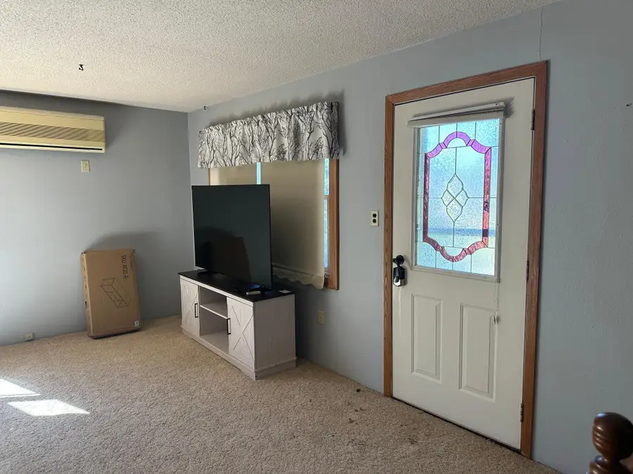 408 3rd Avenue Nw, Lamoure, ND 58458 - #3