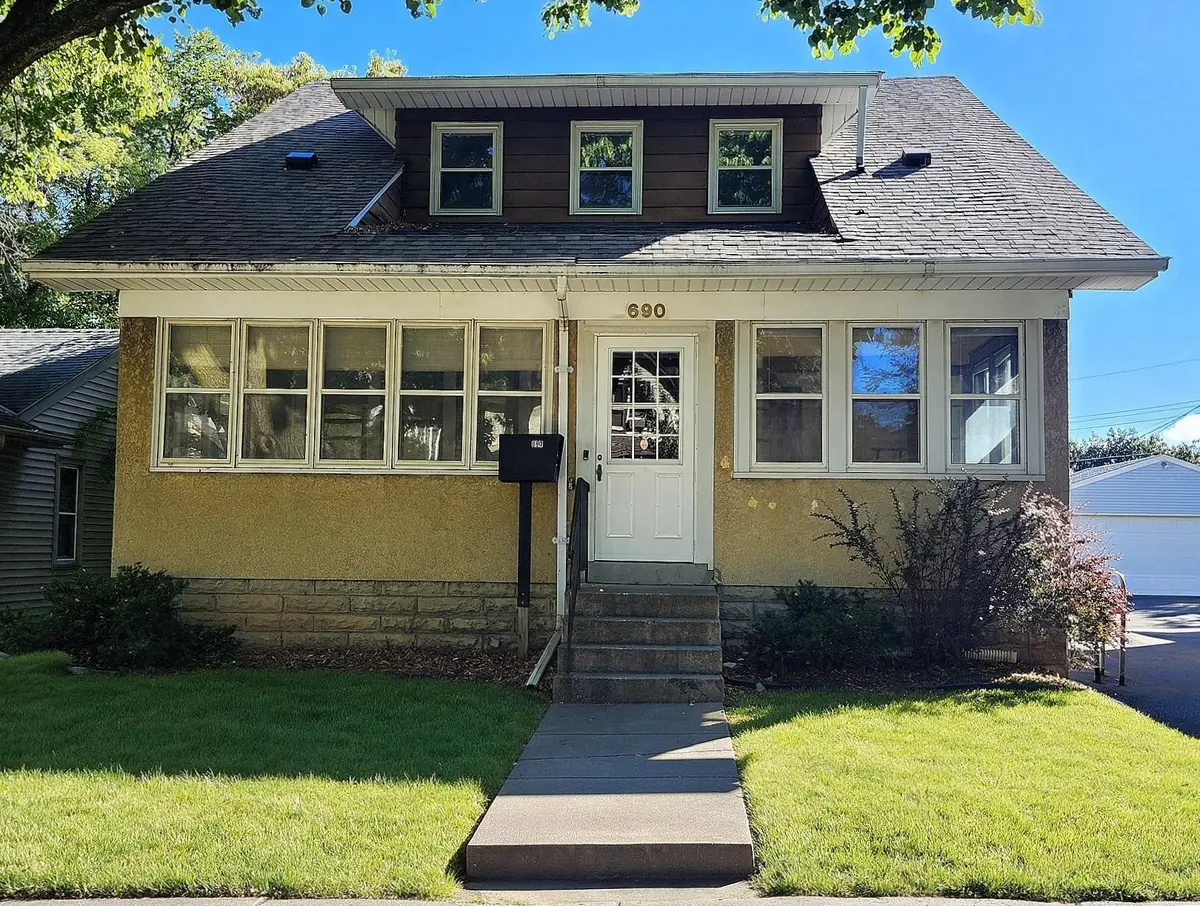 690 Ohio Street, Saint Paul, MN 55107 - #1