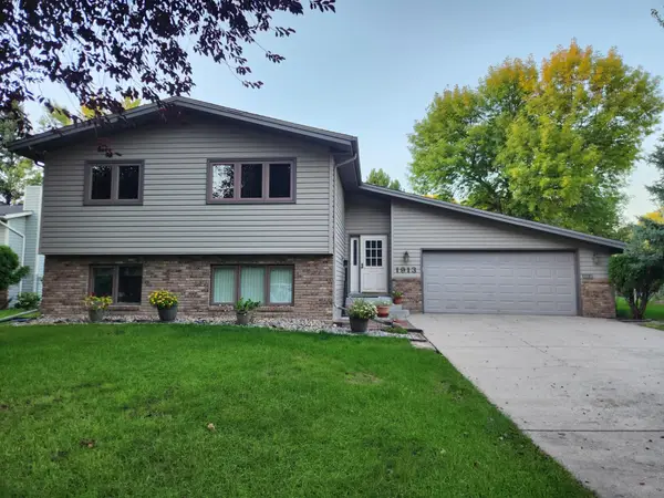 1913 26 1/2 Avenue S, Fargo, ND 58103