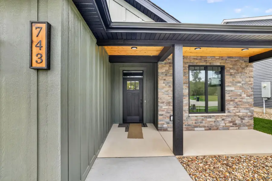 743 Kodiak Drive Nw, Stewartville, MN 55976 - #2