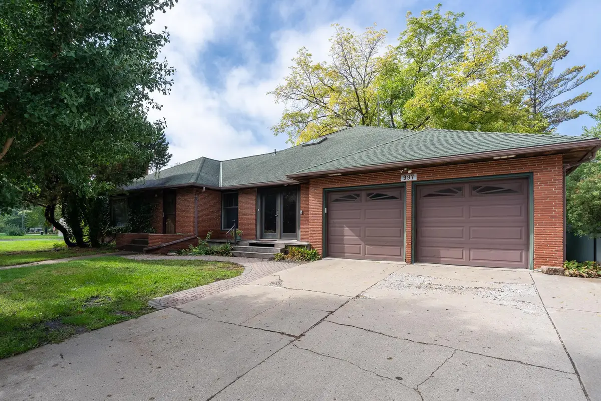 997 Roberts Road Sw, Hutchinson, MN 55350 - #1