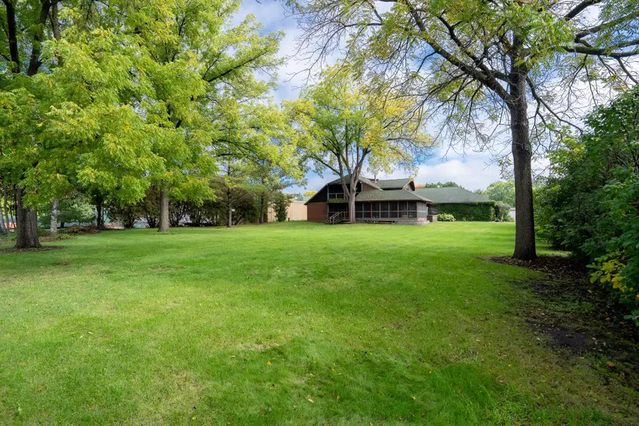 997 Roberts Road Sw, Hutchinson, MN 55350 - #2