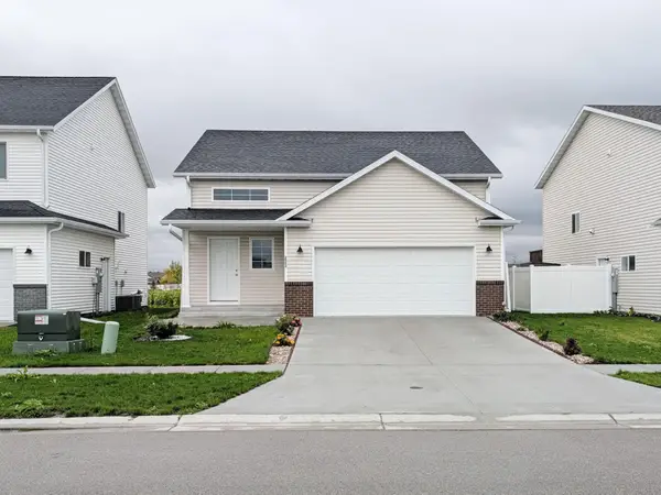 2553 Fulton Loop S, Fargo, ND 58104