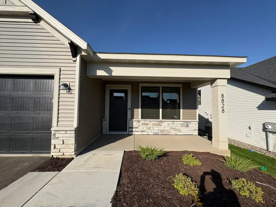8828 63rd Street S, Cottage Grove, MN 55016 - #2