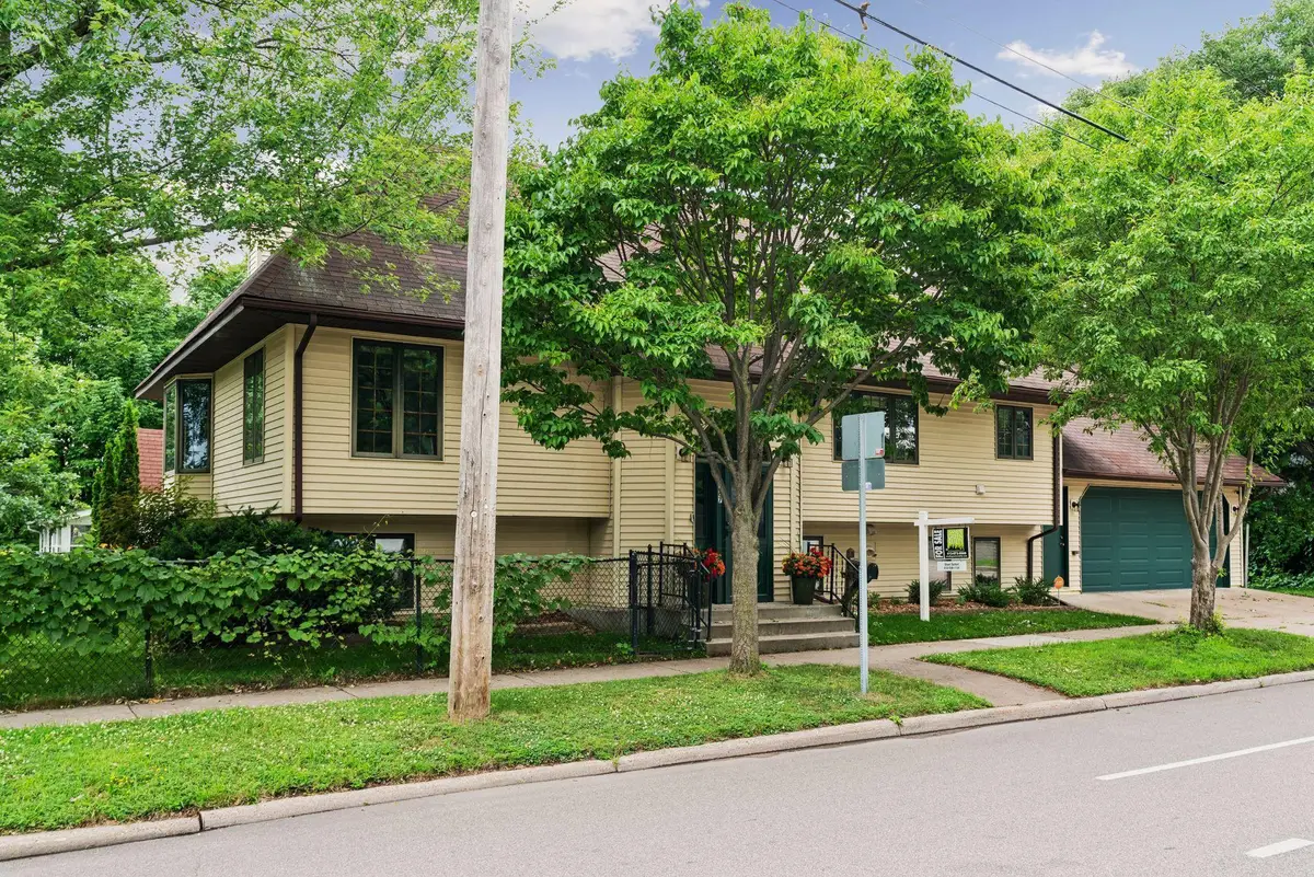 707 Hamline Avenue S, Saint Paul, MN 55116 - #1