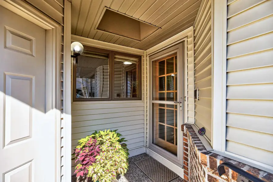 525 Sterling Street S, Maplewood, MN 55119 - #3