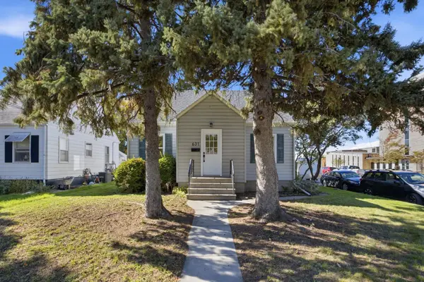 631 11th Street N, Moorhead, MN 56560