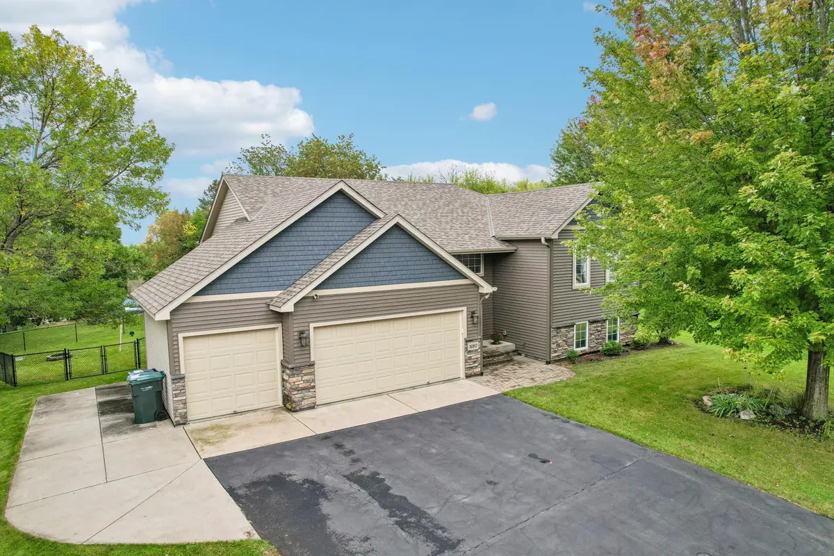 16982 Georgetown Way, Lakeville, MN 55068 - #1