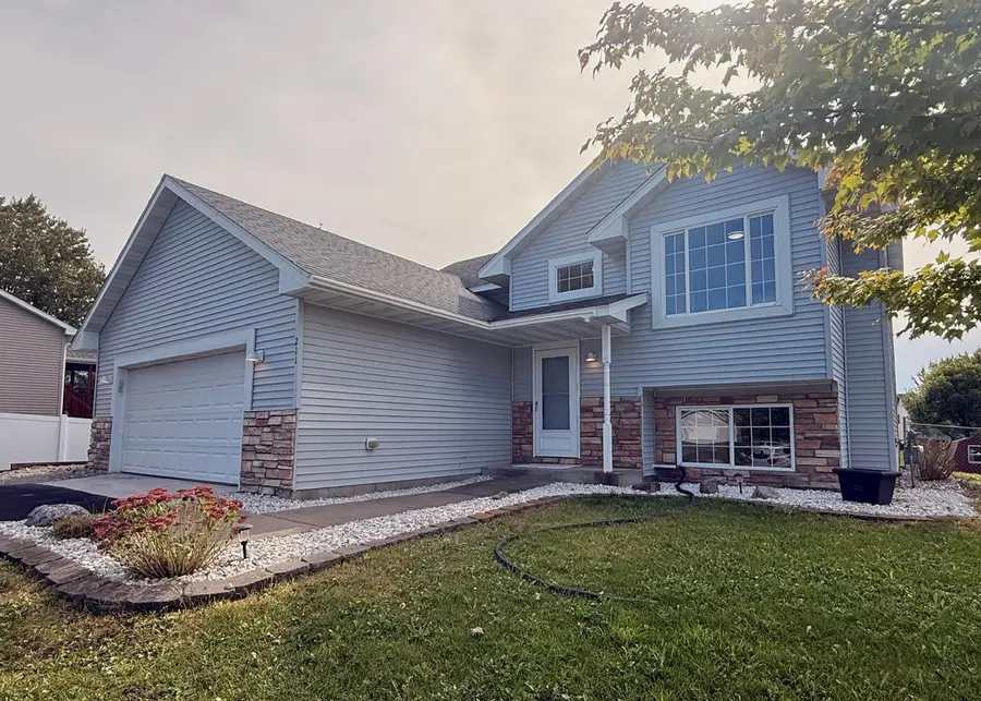 211 Dresden Alcove, Waverly, MN 55390 - #2