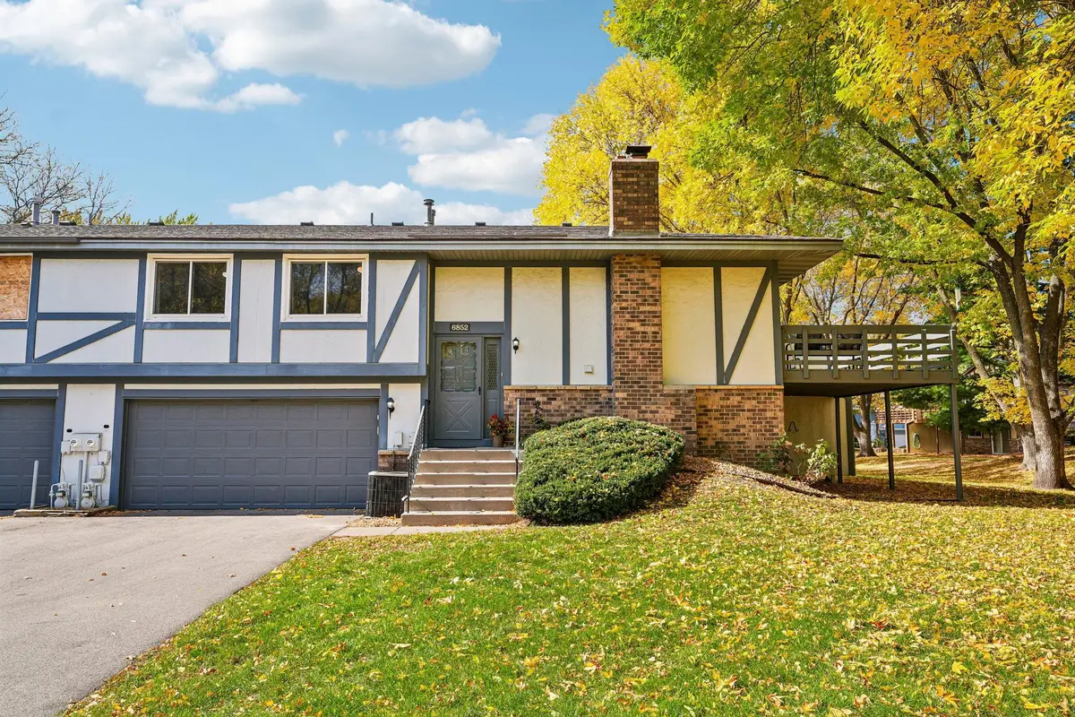 6852 Macbeth Circle, Woodbury, MN 55125 - #1