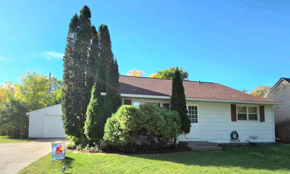 1323 12th Avenue N, Moorhead, MN 56560 - #1