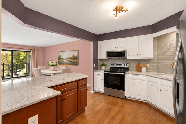3030 Saint Albans Mill Road #211, Minnetonka, MN 55305