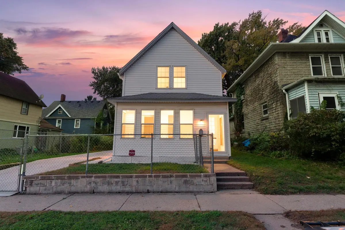 909 Park Street, Saint Paul, MN 55117 - #1