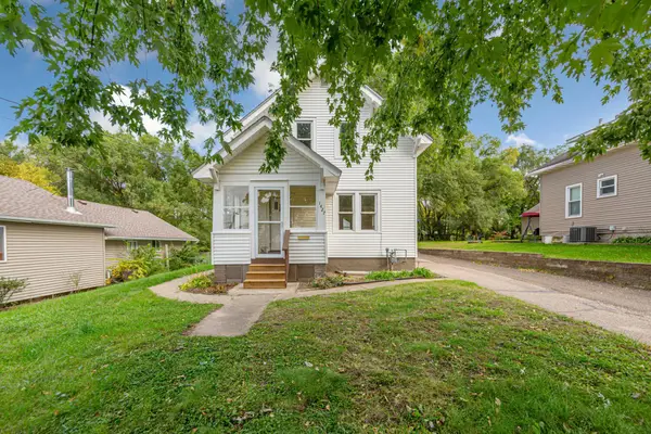 1427 Central Avenue N, Faribault, MN 55021
